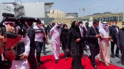 Scene from Expo Dubai, Di Maio scopre il gemello del David