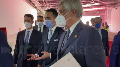 Scene from Expo Dubai, Di Maio scopre il gemello del David