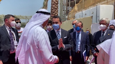 Scene from Expo Dubai, Di Maio scopre il gemello del David