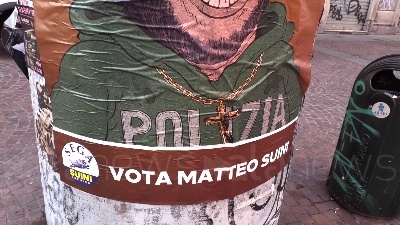 Scene from Torino, Salvini diventa cinghiale in finti manifesti