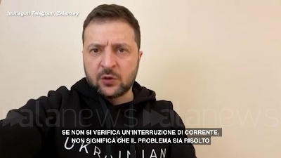 Scene from Ucraina, Zelensky: "Dimezzati in due giorni gli utenti colpiti dai blackout"
