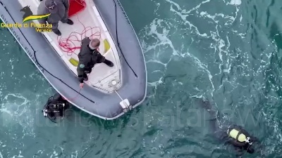 Scene from Maxi-sequestro di cocaina a Venezia, 850 kg su una nave in rada