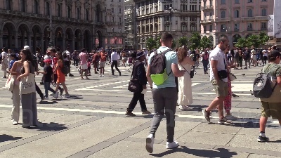 Scene from Milano, writer vandalizzano la Galleria Vittorio Emanuele II
