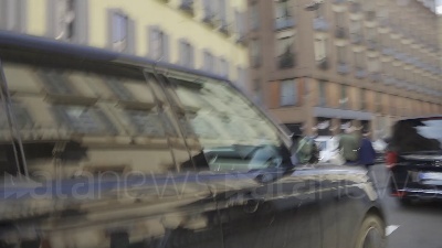 Scene from Lady Gaga e Adam Driver a Milano per girare 'Gucci': set retrò in via festa del perdono e davanti la stazione centrale