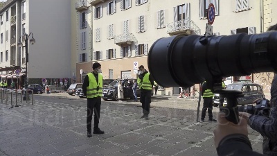 Scene from Lady Gaga e Adam Driver a Milano per girare 'Gucci': set retrò in via festa del perdono e davanti la stazione centrale