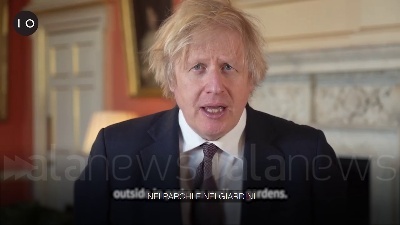 Scene from Il Regno Unito allenta le restrizioni, Johnson: "Non mettere a rischio i progressi fatti"