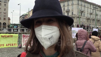 Scene from Milano, flash mob contro i respingimenti alle frontiere d'Europa