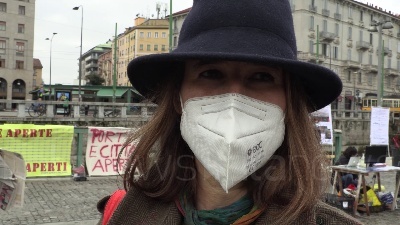 Scene from Milano, flash mob contro i respingimenti alle frontiere d'Europa