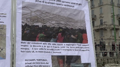 Scene from Milano, flash mob contro i respingimenti alle frontiere d'Europa