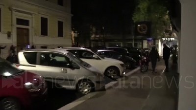 Scene from A fuoco motorino e lancio bombe carta: manifestazione finisce in guerriglia
