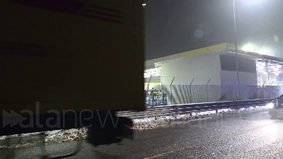 Scene from Vaccini Covid: arrivate all'alba a Malpensa la prime dosi dalla Pfizer/BioNTech