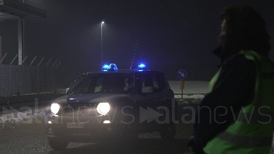 Scene from Vaccini Covid: arrivate all'alba a Malpensa la prime dosi dalla Pfizer/BioNTech