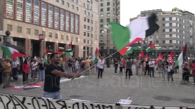 Scene from Milano, proPal in piazza: "Riyad Albustanji trasferito a Sassari per ricevere cure"