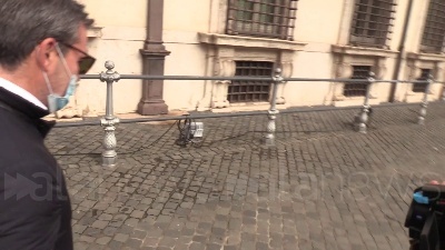 Scene from Consultazioni, Rossi: "Governo non può prescindere da presidenza Conte"