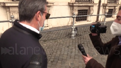 Scene from Consultazioni, Rossi: "Governo non può prescindere da presidenza Conte"