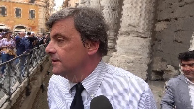 Scene from Calenda: "Governo andrà a casa e accollerà ad altri finanziaria"