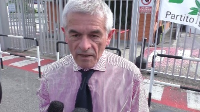 Scene from Salone del Libro, Chiamparino: "Inquietante che Salvini scelga casa editrice neofascista"