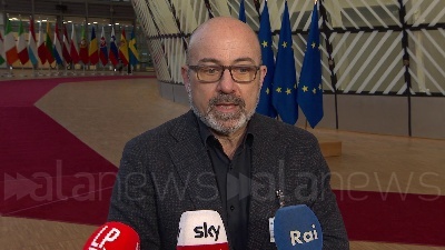Scene from Ucraina, Cingolani: "Sganciamoci da gas russo con rinnovabili, analisi degli stoccaggi interni"