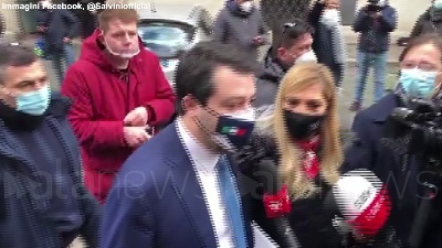 Scene from Crisi governo, Salvini: "Squallida compravendita di senatori"