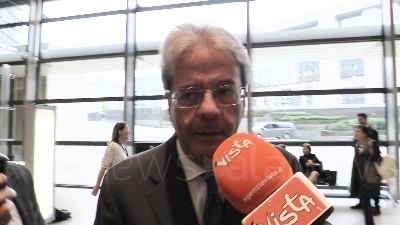 Scene from Gentiloni: "Non vedo l'ora di iniziare"
