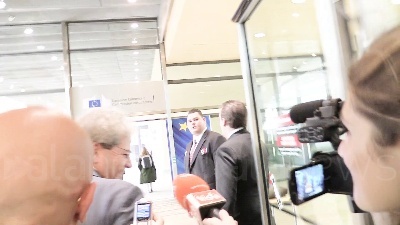 Scene from Gentiloni: "Non vedo l'ora di iniziare"