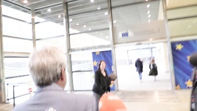 Scene from Gentiloni: "Non vedo l'ora di iniziare"