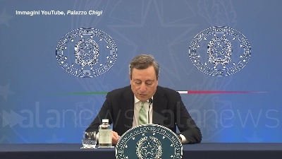 Scene from Draghi: "Raggiungeremo tutti gli obiettivi del Pnrr, il governo va avanti bene"
