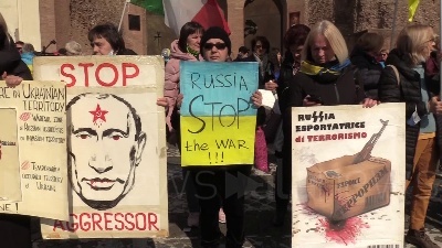 Scene from 'No fly zone': a Roma manifestazione comunità ucraina