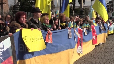 Scene from 'No fly zone': a Roma manifestazione comunità ucraina