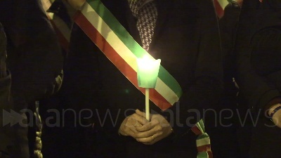 Scene from Giorno Memoria, in migliaia a Mondovì dopo la scritta 'Qui Ebrei'