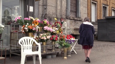 Scene from Fase 2, riaperti i cimiteri a Milano: si torna a far visita ai defunti