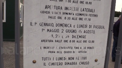 Scene from Fase 2, riaperti i cimiteri a Milano: si torna a far visita ai defunti
