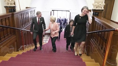 Scene from La presidente della Commissione europea arriva a Praga