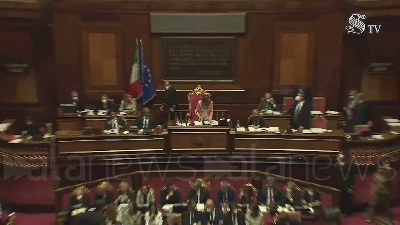 Scene from Governo, Draghi: "Si voti la fiducia sulla risoluzione Casini"