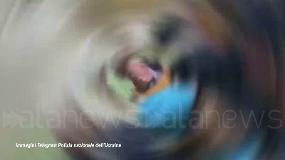 Scene from Ucraina, la polizia di Rivne aiuta i bambini rifugiati ad adattarsi nella nuova città