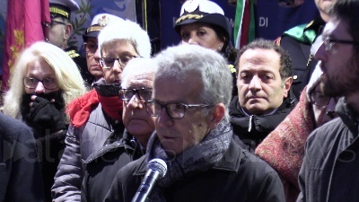 Scene from P.Fontana, minuto di silenzio e lettura dei nomi delle vittime