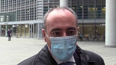 Scene from Vaccino antinfluenzale, Gallera: "Si parte da metà ottobre, priorità a soggetti fragili"