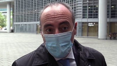 Scene from Vaccino antinfluenzale, Gallera: "Si parte da metà ottobre, priorità a soggetti fragili"