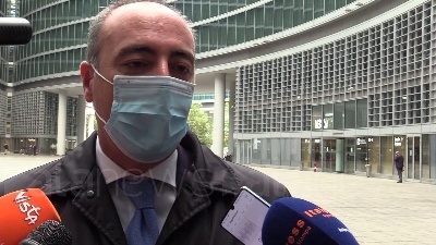 Scene from Vaccino antinfluenzale, Gallera: "Si parte da metà ottobre, priorità a soggetti fragili"