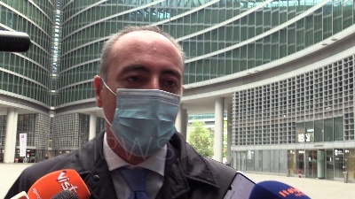 Scene from Vaccino antinfluenzale, Gallera: "Si parte da metà ottobre, priorità a soggetti fragili"