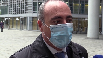 Scene from Vaccino antinfluenzale, Gallera: "Si parte da metà ottobre, priorità a soggetti fragili"
