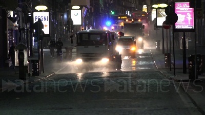 Scene from Coronavirus, task force notturna a Napoli per igienizzare le strade