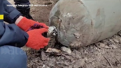 Scene from Ucraina, protezione civile al lavoro per disinnescare gli ordigni