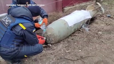 Scene from Ucraina, protezione civile al lavoro per disinnescare gli ordigni