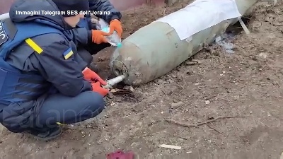 Scene from Ucraina, protezione civile al lavoro per disinnescare gli ordigni