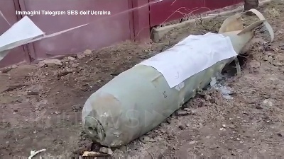 Scene from Ucraina, protezione civile al lavoro per disinnescare gli ordigni