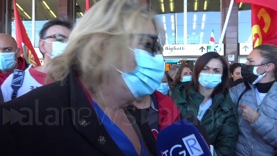 Scene from Whirlpool, corteo dei lavoratori da Roma Termini al Mise
