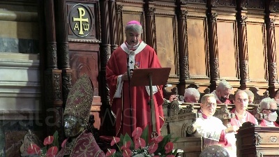 Scene from Napoli, si ripete il miracolo di San Gennaro: il sangue si è sciolto