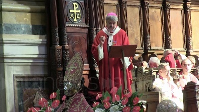 Scene from Napoli, si ripete il miracolo di San Gennaro: il sangue si è sciolto