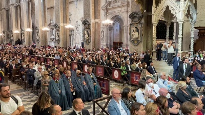 Scene from Napoli, si ripete il miracolo di San Gennaro: il sangue si è sciolto